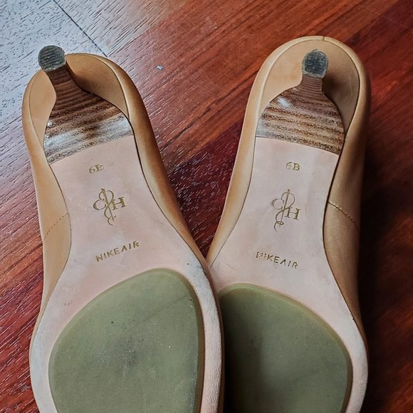 Cole Haan Beige Leather Heels Size 6B - Picture 10 of 16